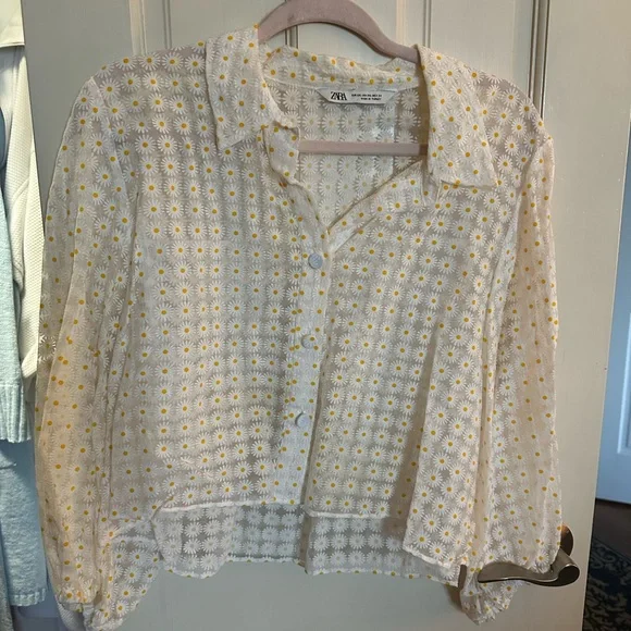 Zara White Button-Front Daisy Print Shirt - Yellow Floral Daisies - Picture 1 of 3